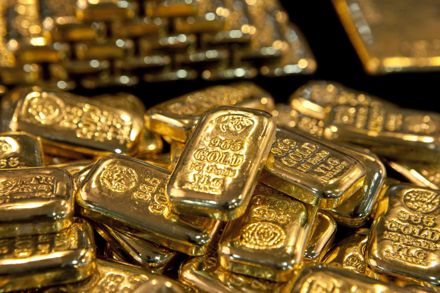 Read more about the article Gold Rate Today 202: प्रमुख भारतीय शहरों में पीली धातु और चांदी की कीमतें देखें